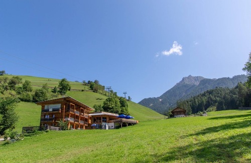 Mareo Apartment | Apartment "Le Table A" with Mountain View, Garden & Wi-Fi