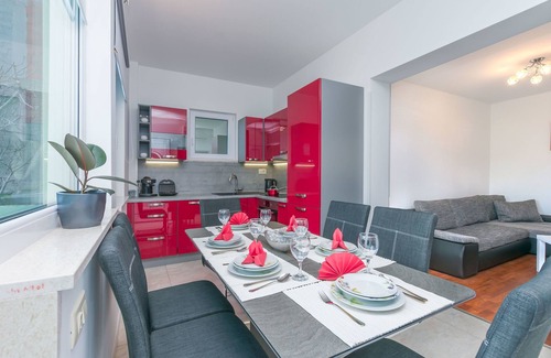 Dugi Rat Apartment | Apartment Ivano (61101-A1) - Dugi Rat