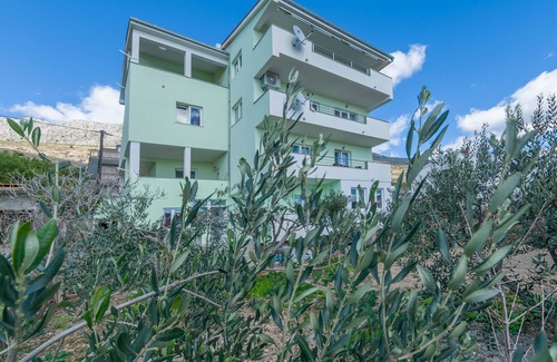 Dugi Rat Apartment | Apartment Ivano (61101-A1) - Dugi Rat