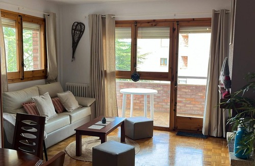 Jaca Apartment | Apartment Jaca, 3 bedrooms, 7 persons