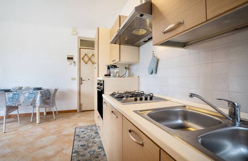 Salboro Apartment | Apartment 'Jhonatan Cavallino Treporti' with Shared Garden, Wi-Fi and Air Conditioning