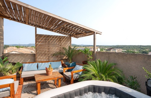 Caux Apartment | Apartment 'Joshroom' with Mountain View, Wi-Fi and Air Conditioning