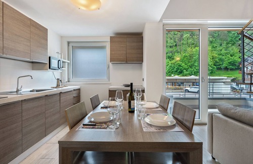 Ponte Arche Apartment | Apartment 'Jubilant' with Mountain View, Balcony and Air Conditioning