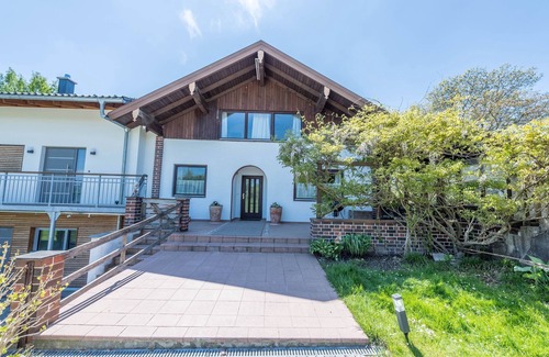 Taching a.See Apartment | Apartment "Julia" with Lake View, Mountain View, Wi-Fi, Garden & Terrace