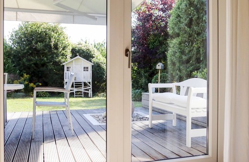 Bretten Apartment | Apartment 'Jung Und Lind' with Private Terrace, Private Garden and Wi-Fi