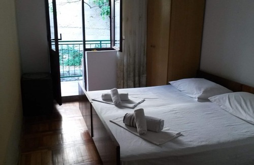 Stomorska Apartment | Apartment Kaleb - next to the seashore: SA8-Miro 25(2) - Stomorska, Island Solta, Croatia
