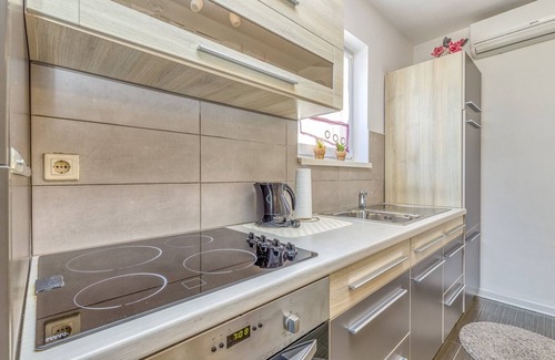 Cancini Apartment | Apartment Kardumovic No.1 Purple on Ground Floor