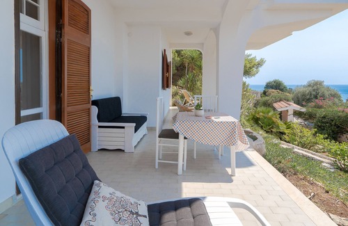 Plemmirio Apartment | Apartment "Kind of Blue" with Sea View, Wi-Fi and Air Conditioning