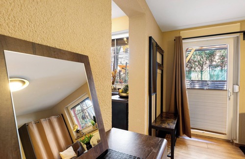 Cottbus Apartment | Apartment 'Kleine Auszeit' with Private Terrace and Wi-Fi