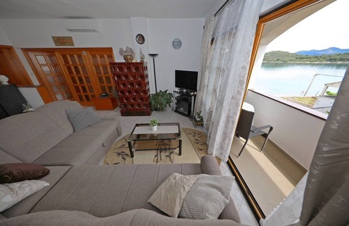Knez Apartment | Apartment Knež with its unique island location will make your stay fullfiled
