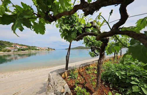 Knez Apartment | Apartment Knež with its unique island location will make your stay relaxed