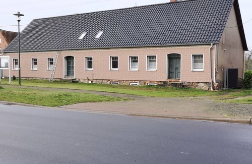 Plattenburg Apartment | Apartment 'Koppelblick' with Private Terrace, Shared Garden and Wi-Fi