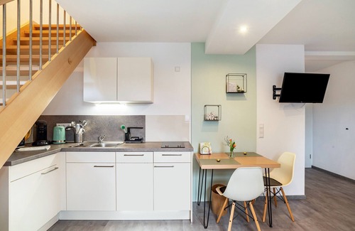 Oetisheim Apartment | Apartment 'Kräuterglück' with Shared Garden and Wi-Fi