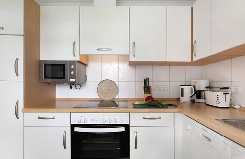 Dorphof House | Apartment 'Krüger' with Private Garden and Wi-Fi