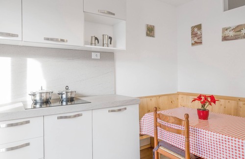 Valdaora di Sopra Apartment | Apartment “Kruma - Gsail 1” with Mountain View, Wi-Fi & Balcony