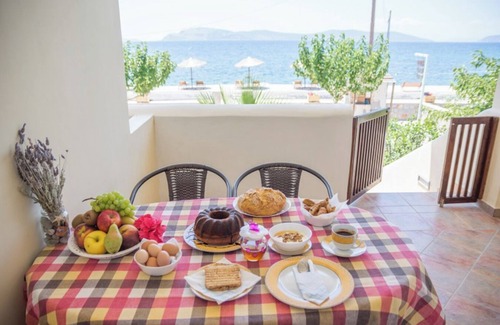 Pigadia Apartment | Apartment 'Ktima Develekou 2' with Sea View, Wi-Fi and Air Conditioning
