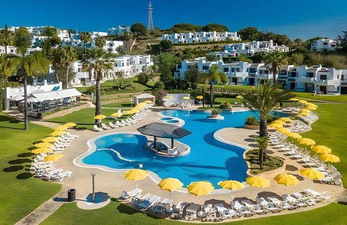 Alpouvar Apartment | Apartment 'Kyara' with Shared Pool, Wi-Fi and Air Conditioning