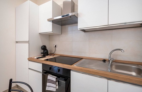 L'Assunta Apartment | Apartment 'L'Aia - 2' with Shared Pool, Wi-Fi and Air Conditioning