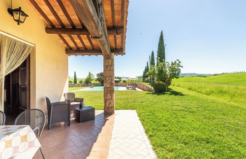 Gallina Apartment | Apartment 'La Casina' with Shared Pool, Wi-Fi and Air Conditioning