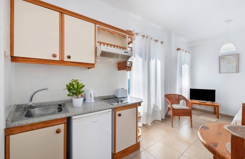 Puerto Naos Apartment | Apartment 'La Bayana - 6' with Sea View, Shared Pool and Wi-Fi