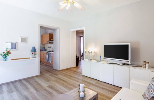 Lido di Camaiore Apartment | Apartment 'La Casa Rossa Versilia' with Mountain View, Shared Garden and Wi-Fi