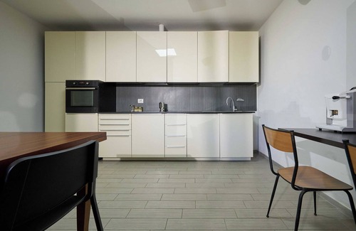 Riotorto Apartment | Apartment 'La Casa Rossa' with Shared Terrace, Wi-Fi and Air Conditioning