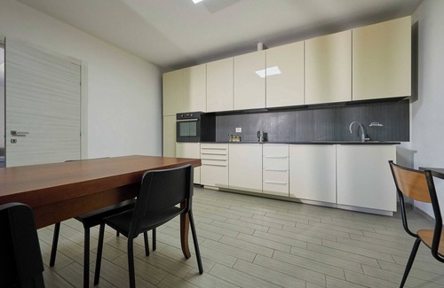 Riotorto Apartment | Apartment 'La Casa Rossa' with Shared Terrace, Wi-Fi and Air Conditioning