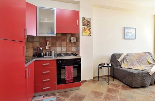 Marzamemi Apartment | Apartment "LA DIGA Bilocale fronte-mare" with Sea View, Garden & Wi-Fi