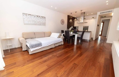 Noicattaro Apartment | Apartment 'La Dimora Del Benessere' with Balcony and Air Conditioning