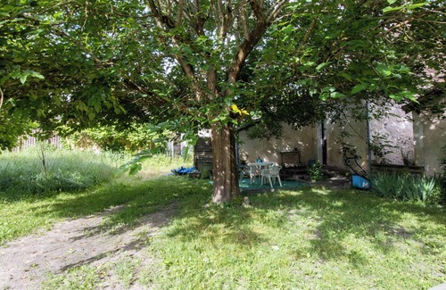 Eyliac Apartment | Apartment 'La Forge D'eyliac' with Private Terrace and Wi-Fi