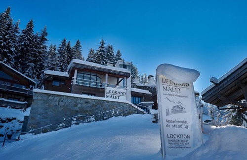 Les Carroz-d'Araches Apartment | Apartment 'La Pointe D'Areu' with Mountain View, Private Terrace and Wi-Fi