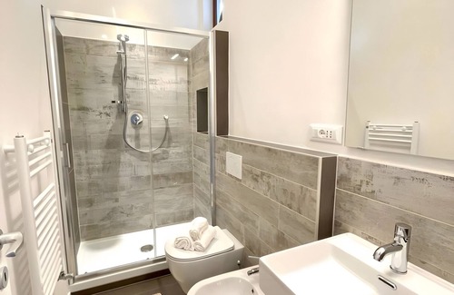Rovezzano Apartment | Apartment 'La Loggetta Di Leonardo' with Wi-Fi and Air Conditioning