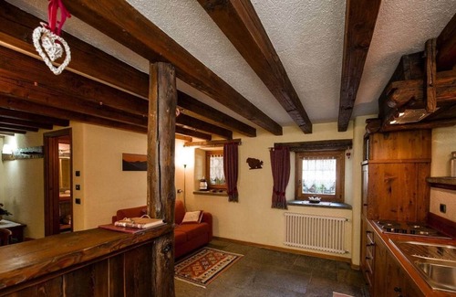 Grand Haury Apartment | Apartment "La Méizòn de Felise - Lo Bòi" with Mountain View, Shared Garden & Wi-Fi
