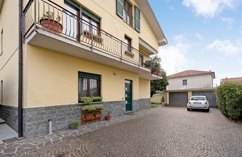 Montonate Apartment | Apartment 'La Magnolia' with Wi-Fi