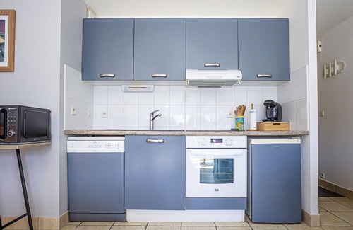 Saint-Philibert Apartment | Apartment 'La Mouette St Philibert 3 Étoiles' with Private Terrace, Private Garden and Wi-Fi