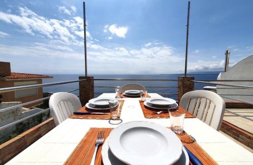 Plemmirio Apartment | Apartment La Rosa-2 by Interhome