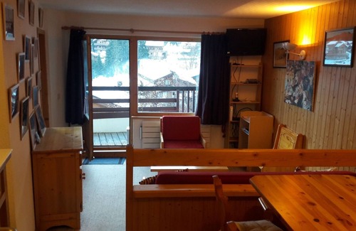 Courchevel Apartment | Apartment La Tania Courchevel 4 to 6 people at the foot of the slopes,