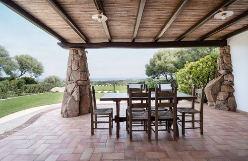 Orosei Apartment | Apartment 'La Vela A' with Sea View, Wi-Fi and Air Conditioning