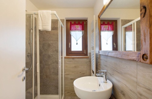 Pont Suaz Apartment | Apartment 'La Vigne De Papagran App3' with Mountain View, Shared Garden and Wi-Fi