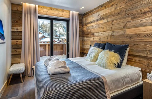 Val-d'Isere Villa | Apartment La Vue - Four Bedroom Villa, Sleeps 9