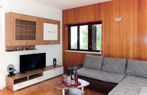 Marusici Apartment | Apartment Lada-2 by Interhome