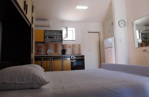 Muline Apartment | Apartment Lado - 230 m from sea: SA2(2+1) - Muline, Island Ugljan, Croatia