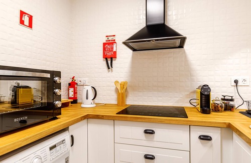 Horta Apartment | Apartment 'Ladomar Avenida' with Private Terrace, Private Garden and Wi-Fi