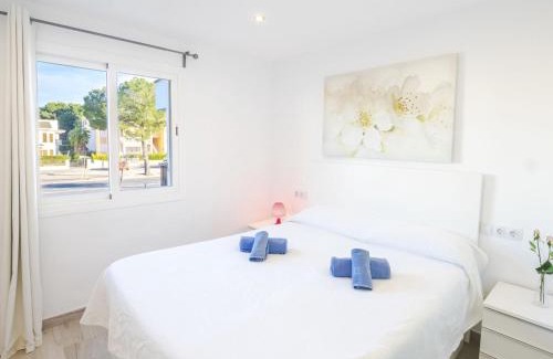 Alcudia Apartment | Apartment Lago y Mar by Interhome