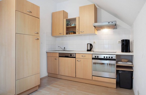 Muritz Apartment | Apartment 'Landgraf 11' with Shared Garden, Balcony and Wi-Fi