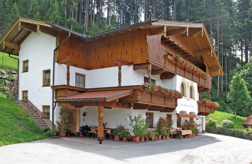 Rohrberg Apartment | Apartment Landhaus Heim - ZAZ305 by Interhome