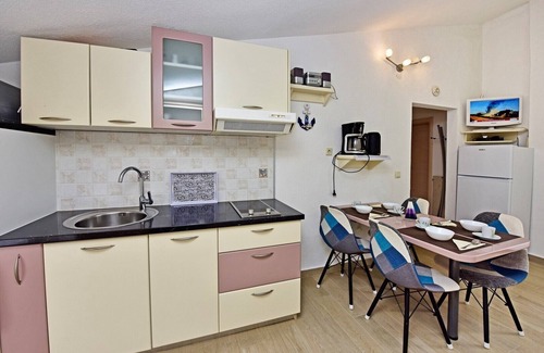 Nova Vas Apartment | Apartment Laura D with shared Pool