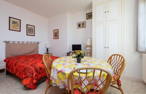 Cabourg Apartment | Apartment Le Caneton-3 by Interhome