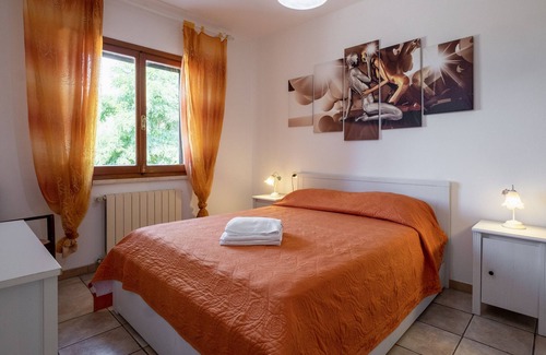 Poggio Murella Apartment | Apartment "Le Case di Titti 2" with Shared Garden & Wi-Fi