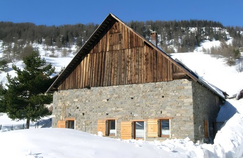 Montricher-Albanne Apartment | Apartment 'Le Blanchon' with Mountain View and Wi-Fi
